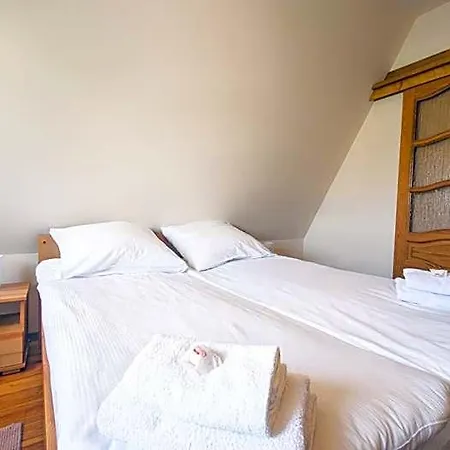 Za Zakretem Hotel *